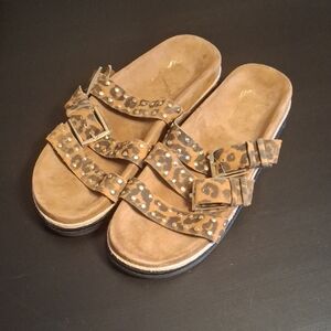 VINCE CAMUTO Ciandra Leopard Print Sandals Adjustable Buckle Slides Size 9.5
